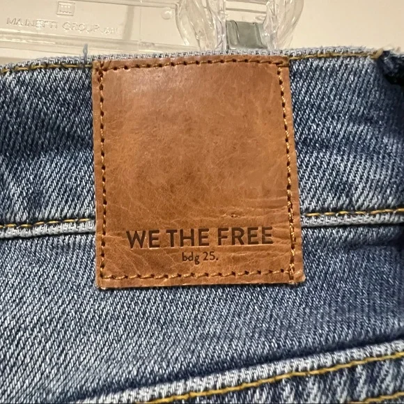LAST CHANCE ⚫️ NWT WE THE FREE 31 Denim Jeans ⚫️ - Picture 4 of 7